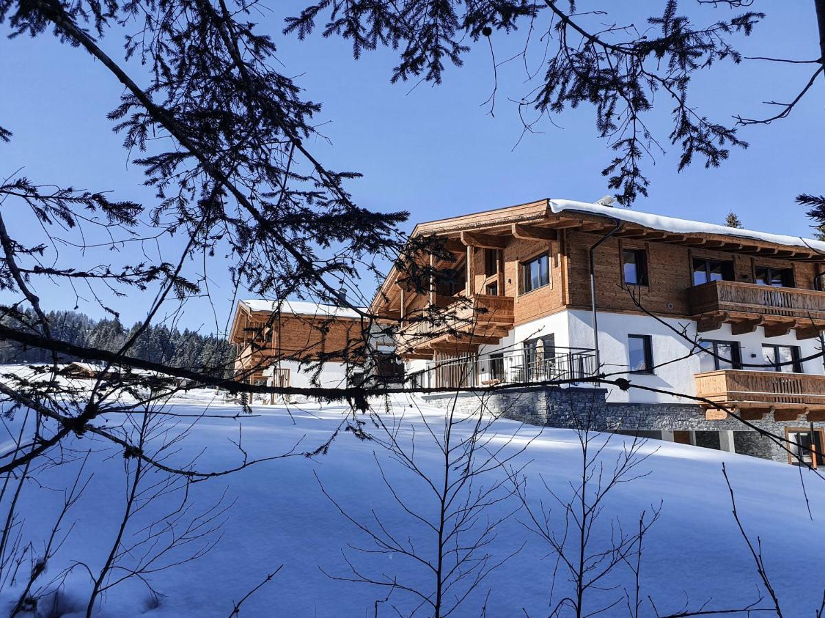 Zeitfrei Chalet Apartments Fieberbrunn Bagian luar foto